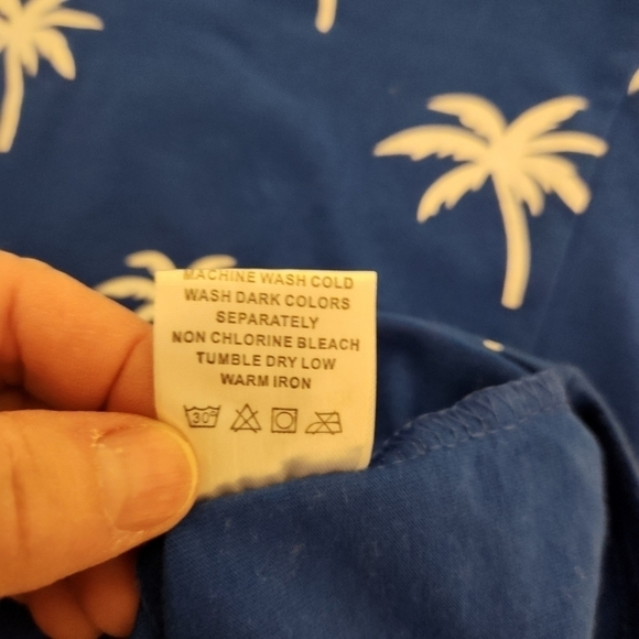 Galaxy by Harvic Graphic Shirt - Picture 6 of 6